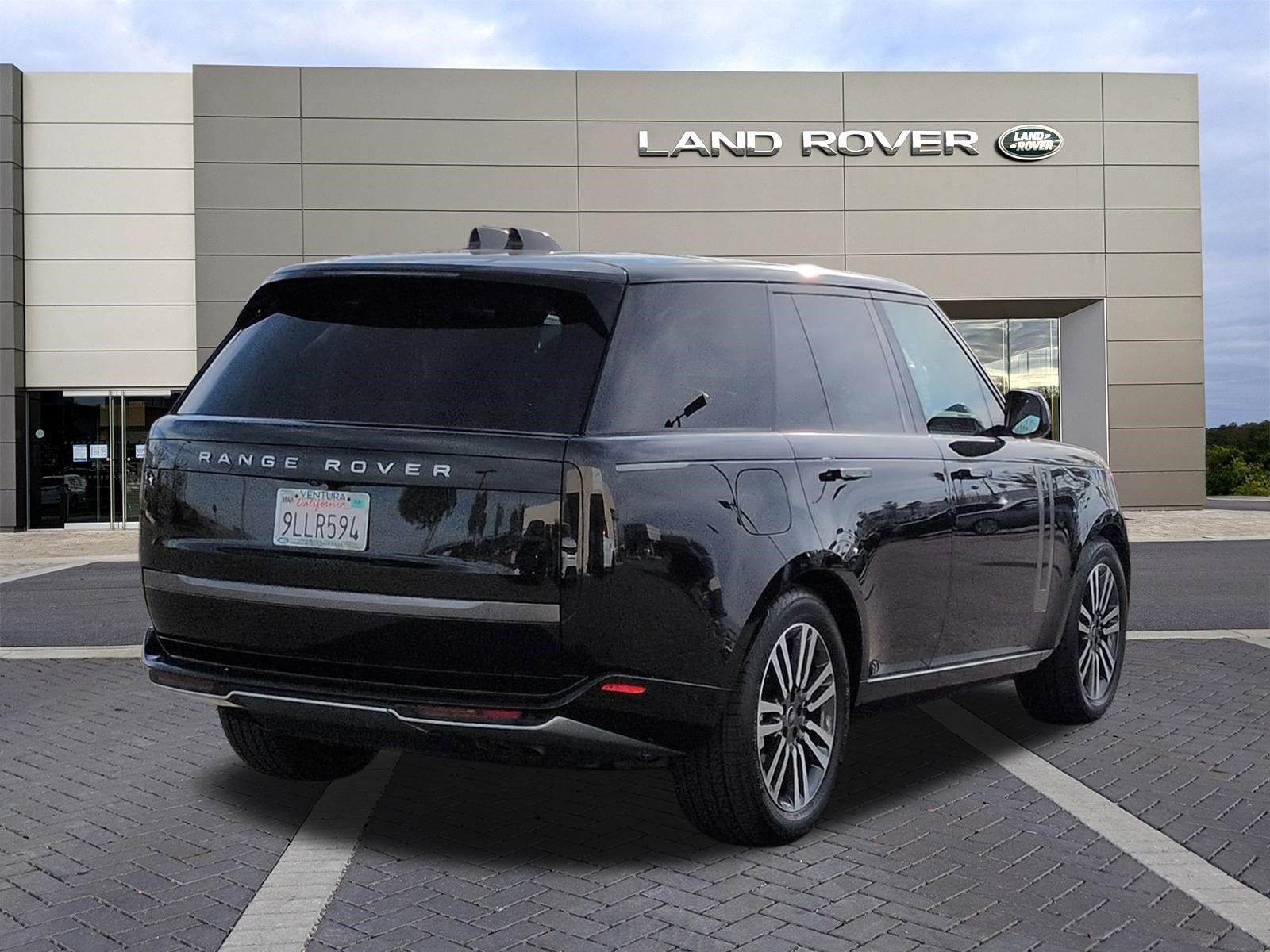 Used 2024 Land Rover Range Rover SE AWD/4WD image 5
