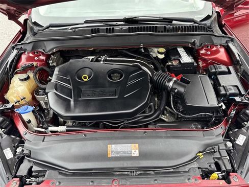 Used 2016 Ford Fusion SE w/ Equipment Group 202A image 19