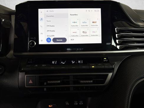 Used 2025 Toyota Camry SE image 18