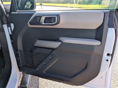 Used 2023 Ford Bronco Wildtrak image 36