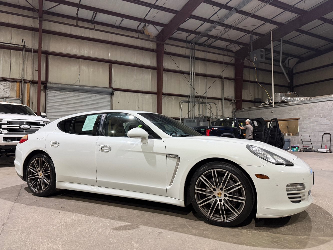 Used 2013 Porsche Panamera 4 image 3