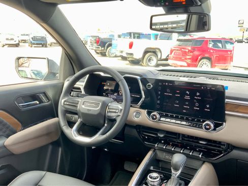 New 2026 GMC Canyon Denali image 37