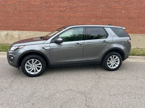 Used 2017 Land Rover Discovery Sport HSE AWD/4WD image 2