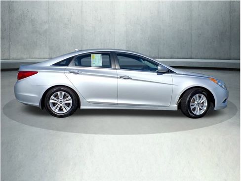 Used 2013 Hyundai Sonata GLS image 25