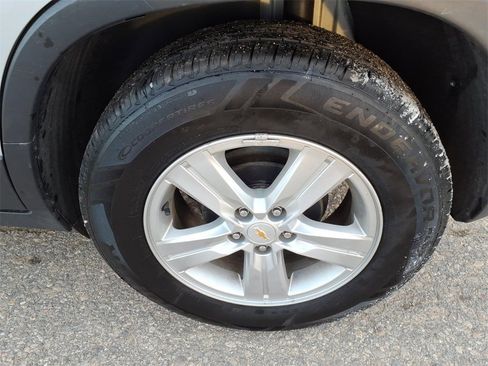 Used 2021 Chevrolet Trax LS w/ Tint and Cruise Package image 12