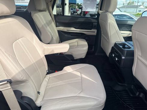 Used 2023 Ford Expedition Platinum AWD/4WD image 44