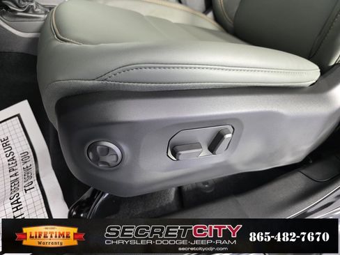 New 2025 Jeep Gladiator Mojave image 13