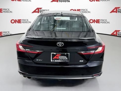 Used 2025 Toyota Camry SE FWD image 6