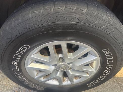 Used 2015 Nissan Frontier SV image 17