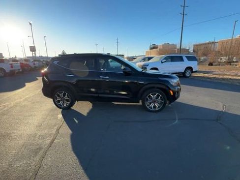 Used 2022 Kia Seltos SX w/ Sunroof Package image 9