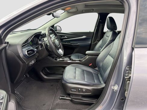 Used 2022 Chevrolet Bolt EUV Premier w/ Launch Edition FWD image 9