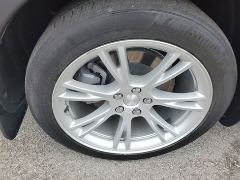 Used 2021 Tesla Model Y Long Range image 9