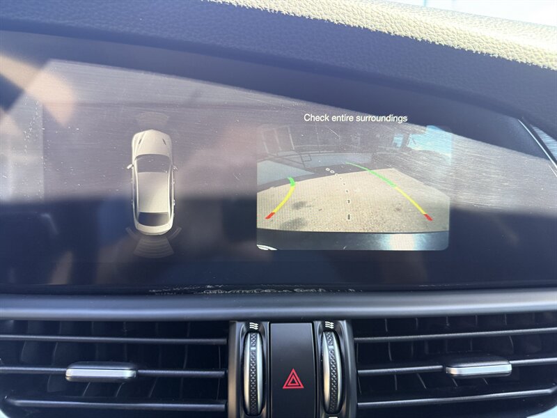 Used 2018 Alfa Romeo Giulia AWD image 18