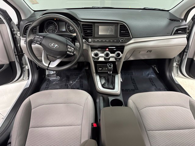 Used 2019 Hyundai Elantra SE FWD image 2
