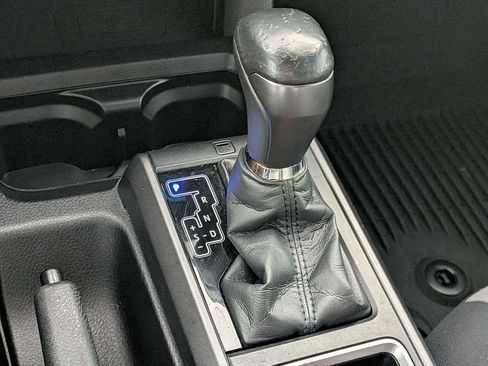 Used 2021 Toyota Tacoma TRD Sport AWD/4WD image 17