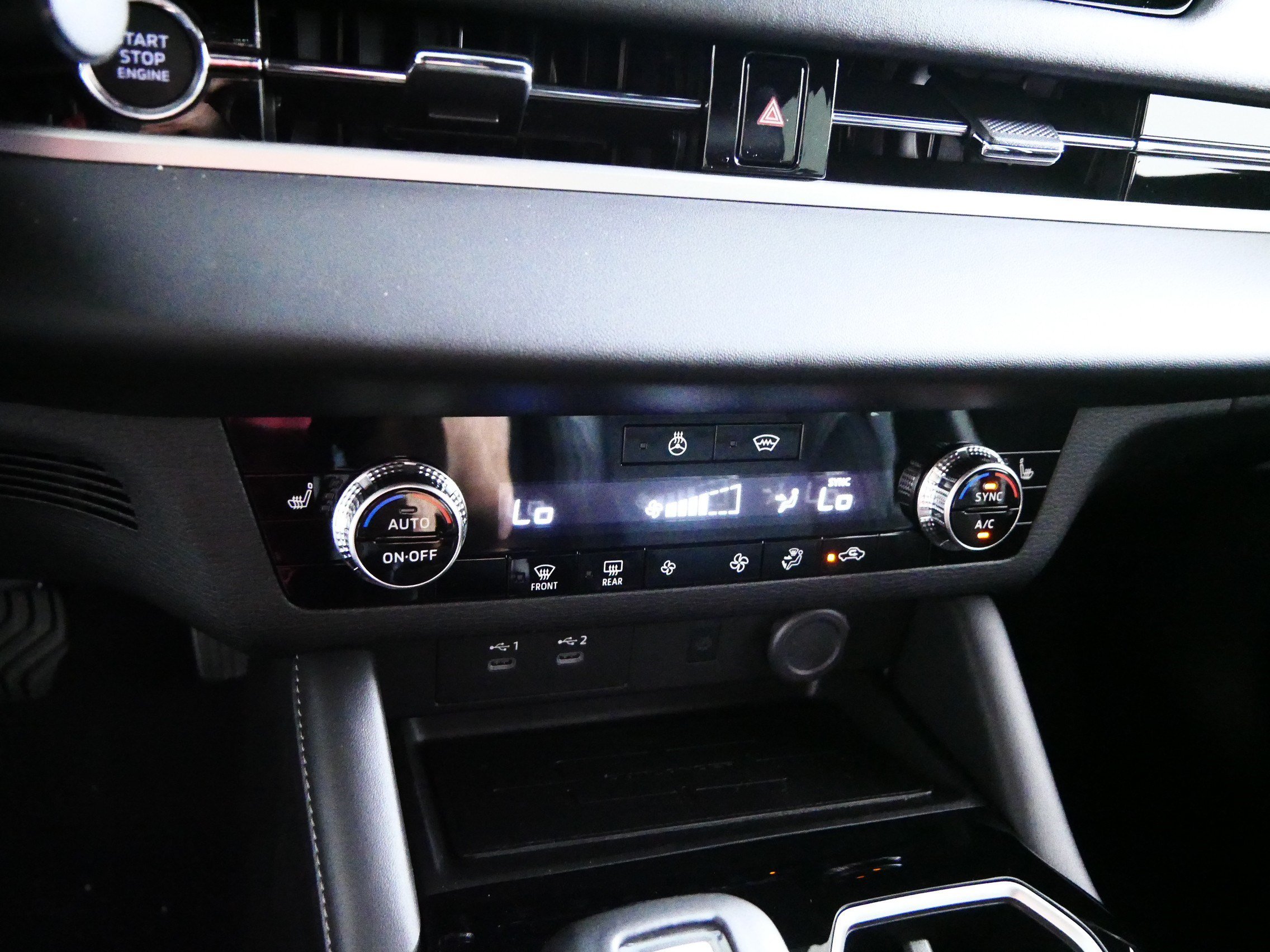 New 2026 Mitsubishi Outlander LE AWD/4WD image 7