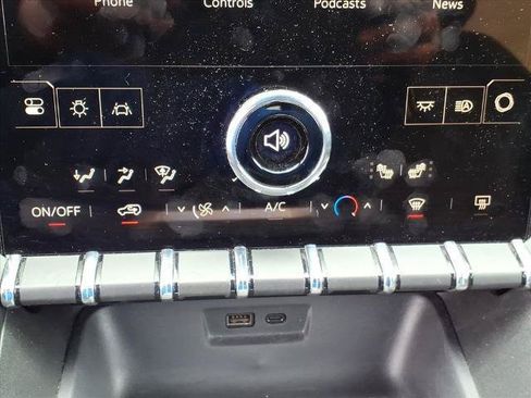 Used 2025 GMC Terrain Elevation AWD/4WD image 17