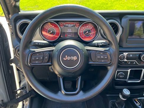 Used 2022 Jeep Gladiator Sport AWD/4WD image 13