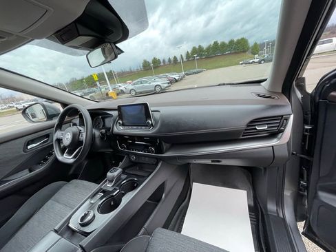 Used 2021 Nissan Rogue SV image 11