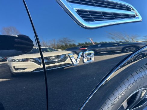 Used 2019 Nissan Armada Platinum w/ Captain's Chairs Package image 23