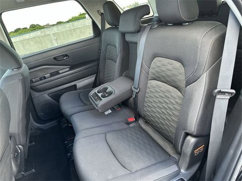 Used 2024 Nissan Pathfinder SV image 23