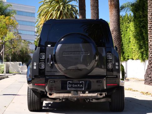 Used 2025 Land Rover Defender 110 X image 7