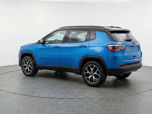 Used 2025 Jeep Compass Limited image 6