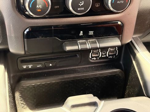 Used 2019 RAM 1500 Big Horn RWD image 23