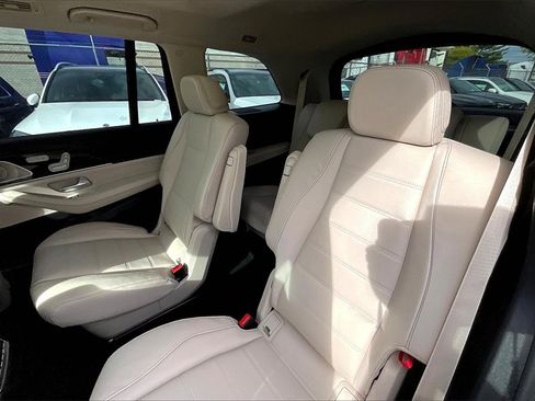 New 2026 Mercedes-Benz GLS 450 4MATIC image 10
