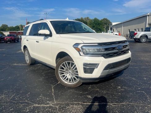 Used 2024 Ford Expedition Limited RWD image 1