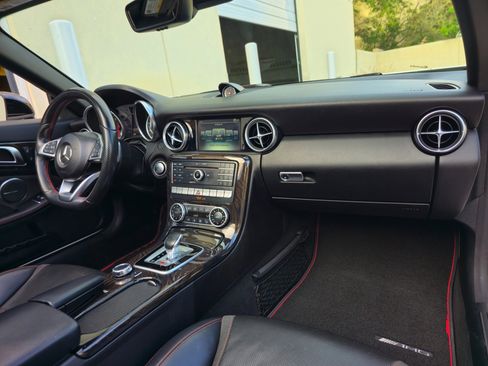 Used 2017 Mercedes-Benz SLC 43 AMG image 31