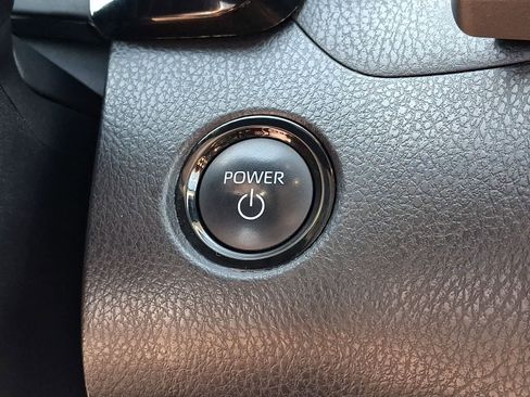 Used 2025 Toyota Camry LE image 27