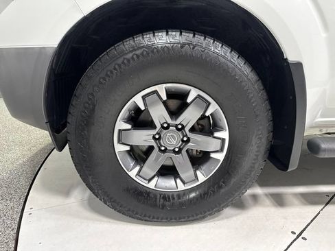 Used 2017 Nissan Frontier PRO-4X w/ Pro-4x Luxury Package AWD/4WD image 8