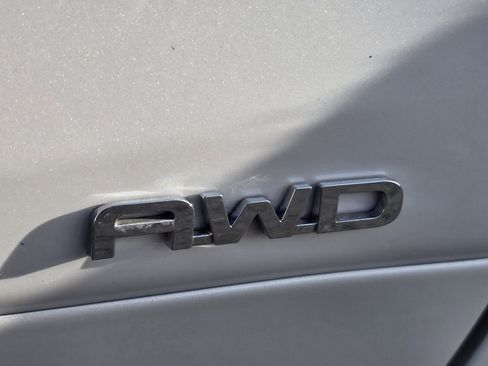 Used 2025 Toyota Highlander XLE image 26