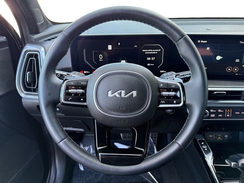 Certified 2025 Kia Sorento SX Prestige image 12