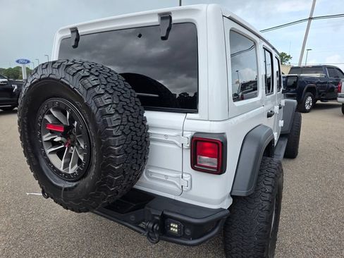 Used 2022 Jeep Wrangler Unlimited Sport w/ Sun And Sound Package AWD/4WD image 8