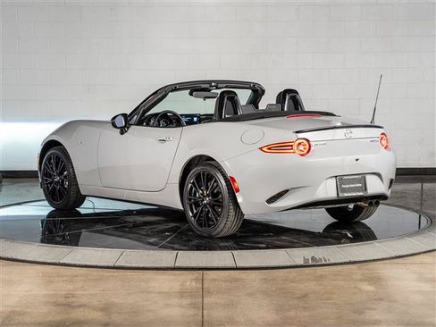 Used 2025 MAZDA MX-5 Miata Club RWD image 3