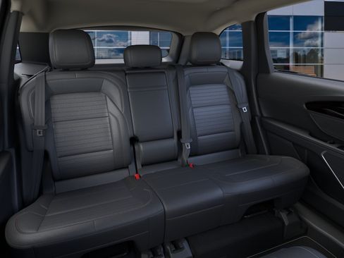 New 2026 Lincoln Nautilus Reserve AWD/4WD image 11