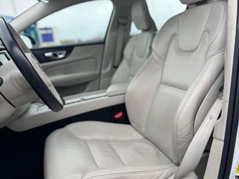 Used 2024 Volvo S60 B5 Core image 11