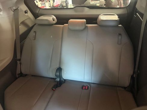 Used 2021 Toyota Sienna XLE image 10