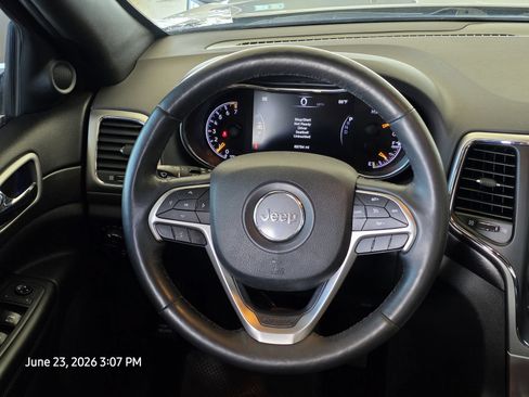 Used 2018 Jeep Grand Cherokee Altitude AWD/4WD image 28