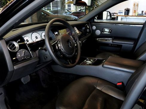Used 2013 Rolls-Royce Ghost RWD image 12