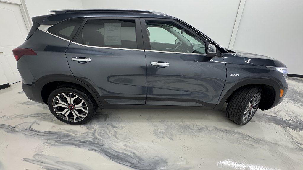 Used 2022 Kia Seltos SX w/ Sunroof Package AWD/4WD image 9