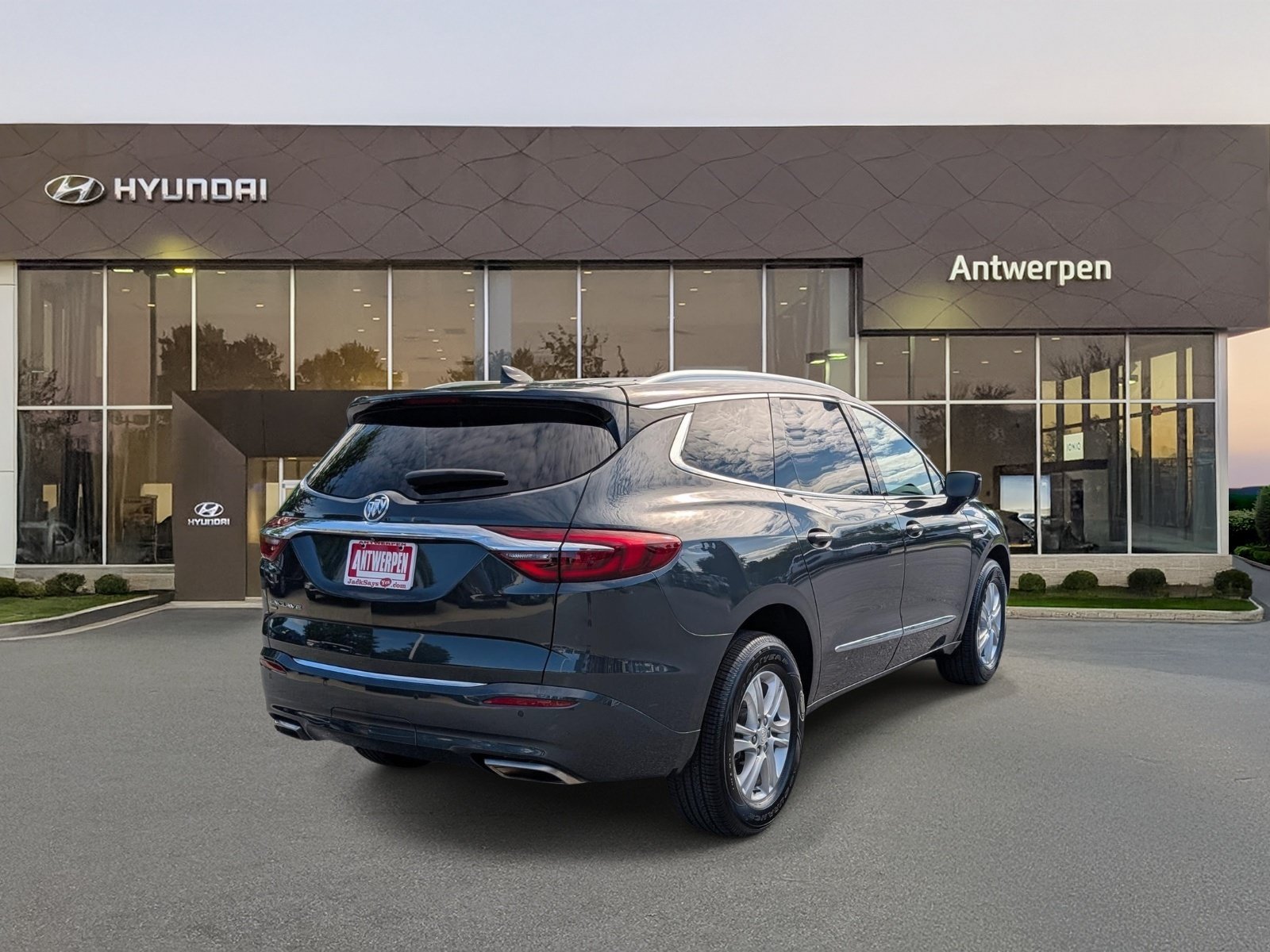 Used 2021 Buick Enclave Essence w/ Sound and Sites Package AWD/4WD image 3