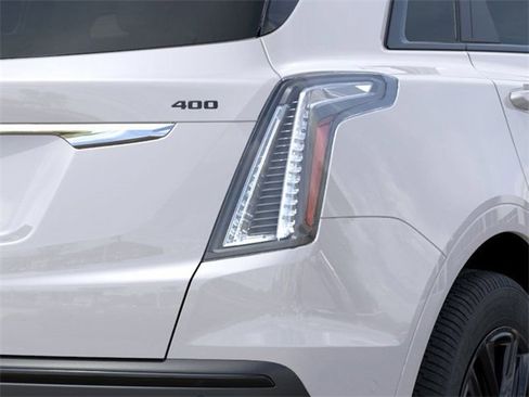 New 2025 Cadillac XT5 Sportv w/ LPO, Onyx Lite Package image 11
