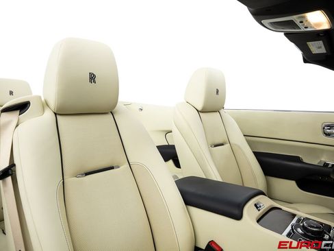 Used 2017 Rolls-Royce Dawn RWD image 36