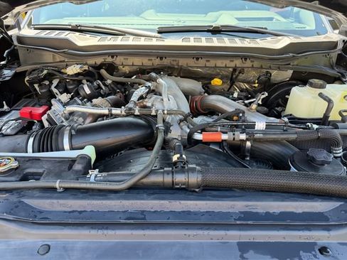 Used 2024 Ford F350 Platinum w/ Tremor Off-Road Package AWD/4WD image 19