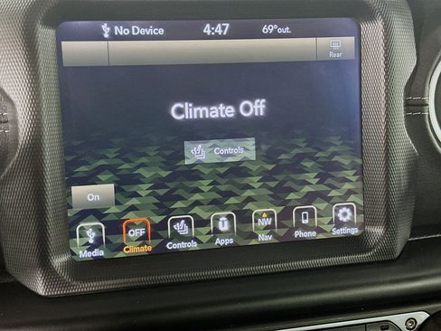Used 2023 Jeep Wrangler Unlimited Sahara w/ Cold Weather Group AWD/4WD image 19