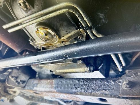 Used 2011 GMC Yukon Denali image 30