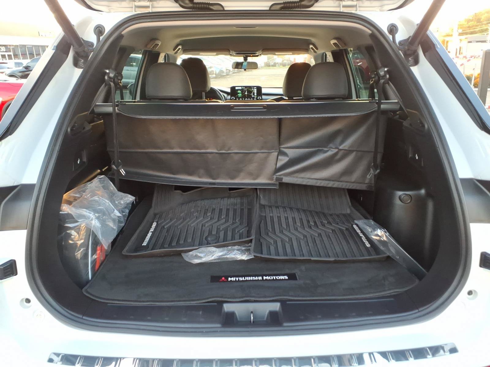Used 2023 Mitsubishi Outlander SE AWD/4WD image 24